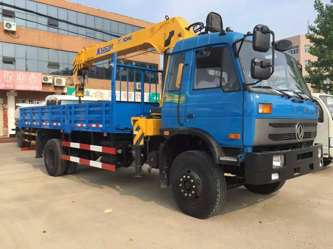 東風(fēng)145隨車吊（可裝3.5噸~6.3噸吊機）