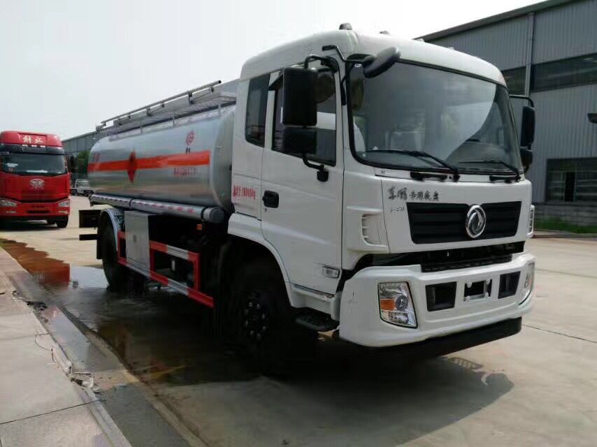 國五東風新款后八輪運油車 國五東風新款后八輪運油車