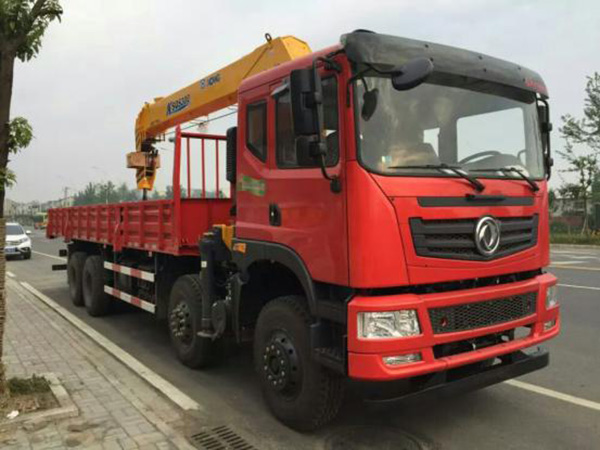 東風征夢前四后八輪隨車吊 東風征夢前四后八輪隨車吊