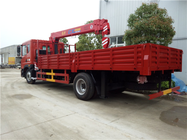 東風(fēng)多利卡長興5噸隨車吊 東風(fēng)多利卡長興5噸隨車吊