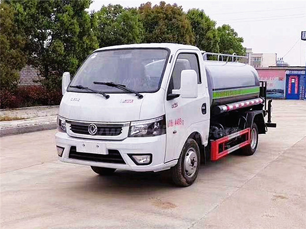 東風(fēng)途逸藍(lán)牌灑水車(chē)