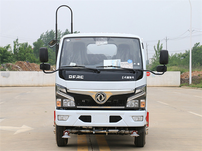 東風(fēng)福瑞卡F6霧炮抑塵車