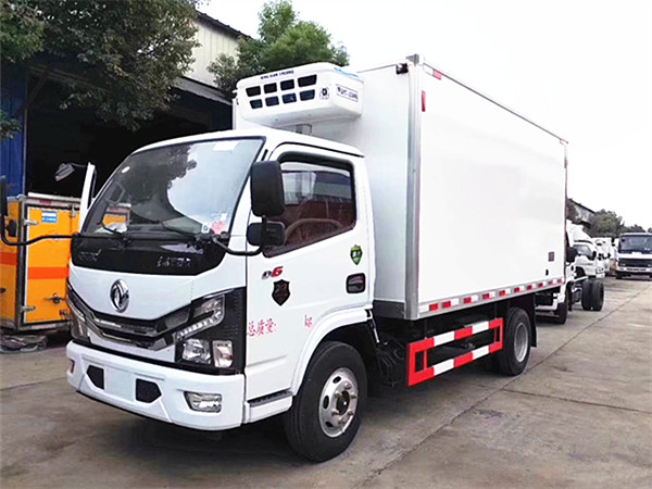 東風多利卡D6國六冷藏車